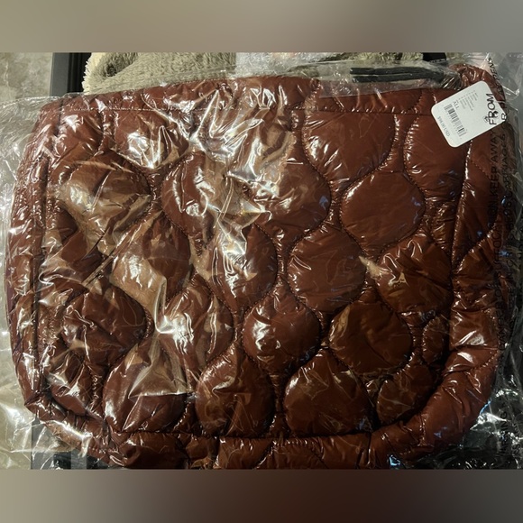 FP Movement Surplus Shine Quilted Bag in Nutshell Brown $98 Retail NWT - Picture 6 of 7